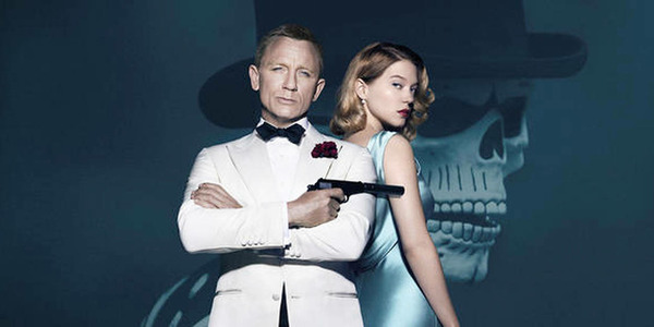 24e long-métrage de la saga James Bond qui sort en salle cette année-là, il s'agit de ?