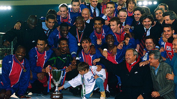 Le 8 mai, contre quelle équipe le PSG remporte-t-il la finale de la coupe d'Europe des vainqueurs de coupe ?