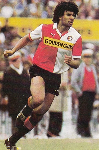 Quel grand joueur hollandais Gullit a-t-il eu comme coéquipier au Feyenoord ?