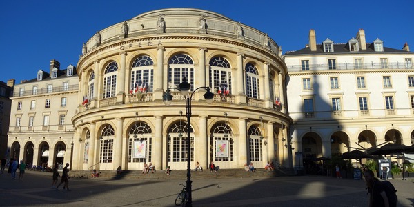 Qu’abrite ce bâtiment de la ville de Rennes qui a été bâti au XIXᵉ siècle ?
