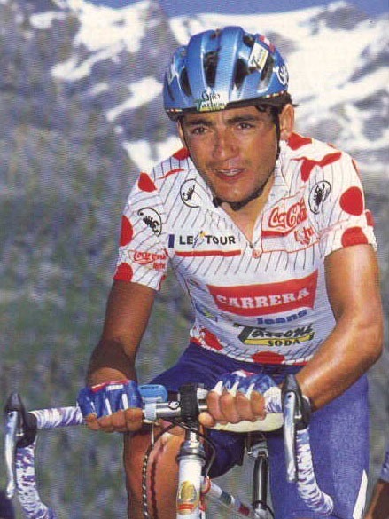 Professionnel de 1985 à 1998, il a remporté la classique Milan-San Remo en 1991 et la Classique de Saint-Sébastien en 1993. Il s'est classé deux fois deuxième du Tour d'Italie, en 1991 et 1992, et du Tour de France, en 1990 et 1992.
