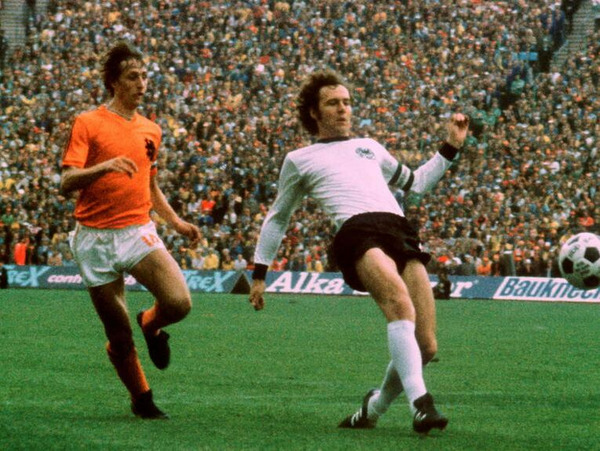 En quelle année Johan Cruyff et Franz Beckenbauer se sont-ils affrontés en finale de Coupe du Monde ?
