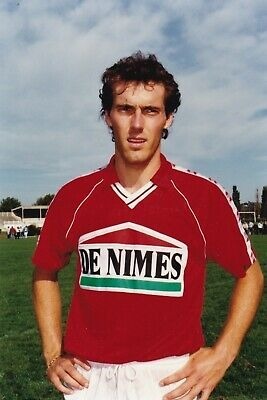 Dans quel club italien Laurent Blanc a-t-il passé une saison avant de rejoindre le Nîmes Olympique ?