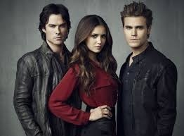 Qui garde Elena et Jeremy ?