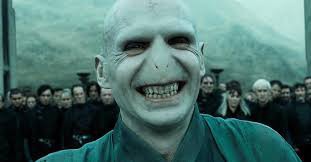 Comment meurt Voldemort à la fin du film ?