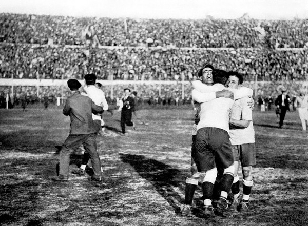 Quelle équipe a remporté la première Coupe du Monde de l'Histoire en 1930 ?