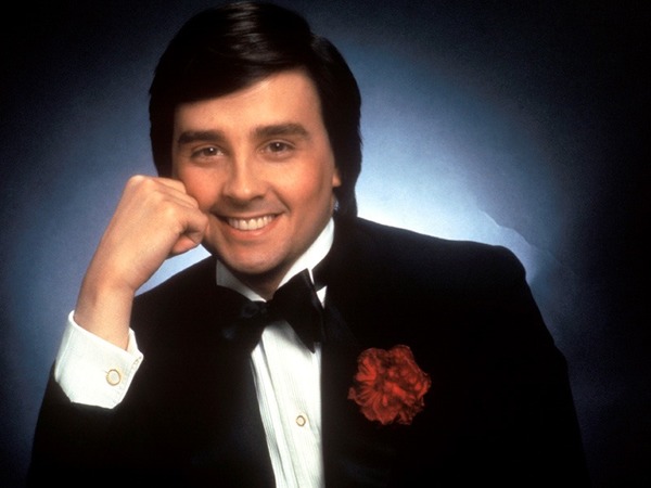 Qui est cet imitateur et humoriste de talent qui nous quitte le 13 novembre à seulement 34 ans ?