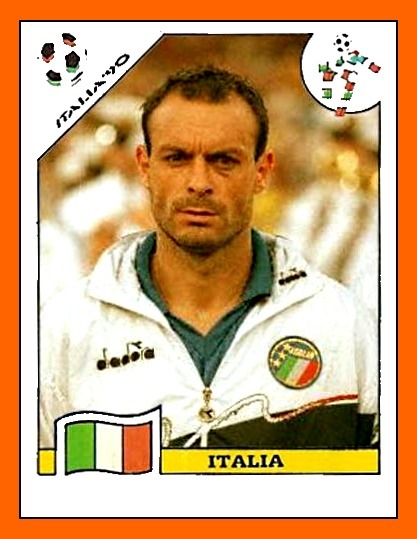 Dans le groupe A, l'Italie remporte tous ses matchs grâce notamment à ce joueur :