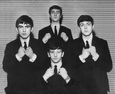 Quels étaient les noms des 4 membres du groupe des Beatles ?