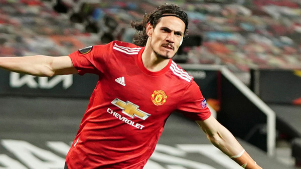 Il rejoint alors Manchester United. Quand il débarque au club, il y retrouve son ancien coéquipier parisien Zlatan Ibrahimović.