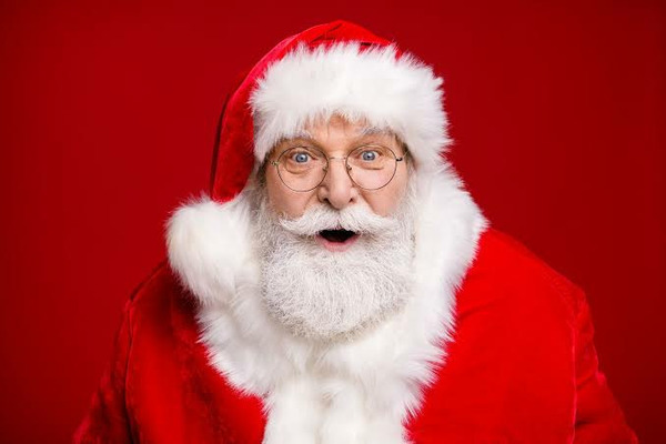 Dans quel pays le Père Noël est-il également appelé "Gwiazdor" ?