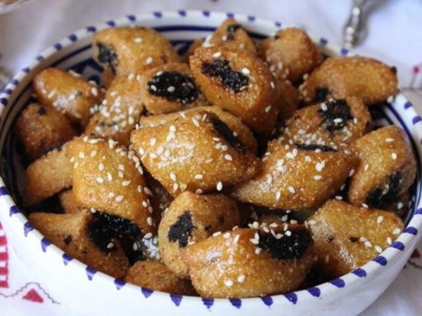 Très populaires en Algérie et en Tunisie, le makrout est une pâtisserie qui se caractérise par sa forme :