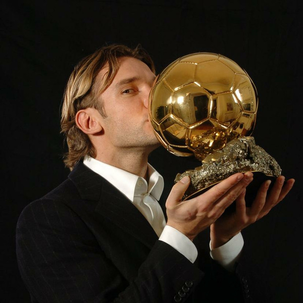En quelle année remporte-t-il le Ballon d'Or France Football ?