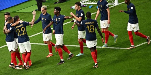 L'équipe de France ne manque pas ses débuts dans ce Mondial en s'imposant 4-1 face à l'Australie. Qui n'est pas buteur dans ce match ?