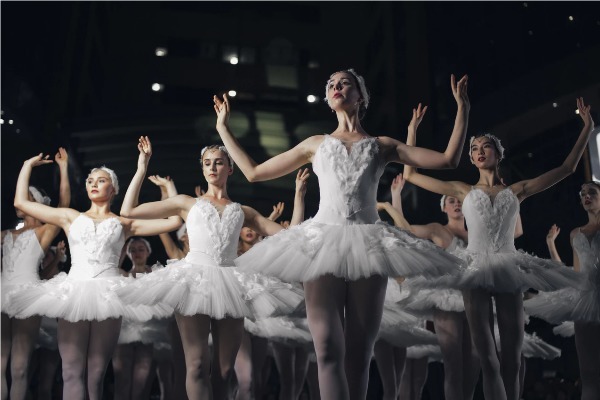 Quelle est la tenue traditionnelle des danseuses de ballet ?