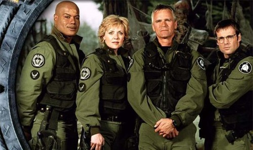 Parmi les membres de l'équipe SG-1, dans la série Stargate SG-1, lequel n'est pas humain ?