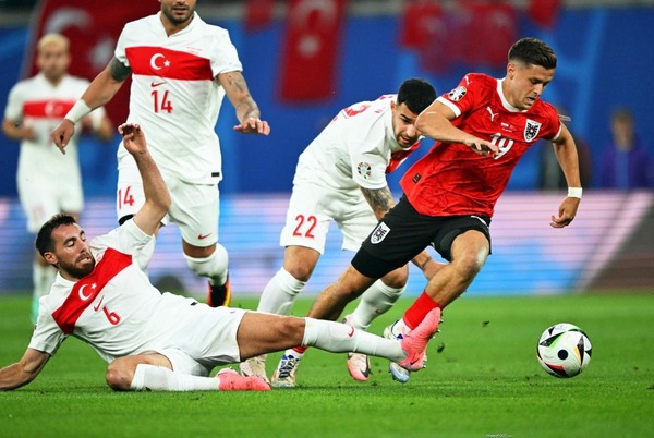 Quelle est la dernière équipe à se qualifier pour les quarts de finale ?