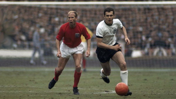 En 1966, malgré la présence du jeune Franz Beckenbauer, sur quel score les allemands ont-ils perdu la finale du Mondial face aux anglais ?