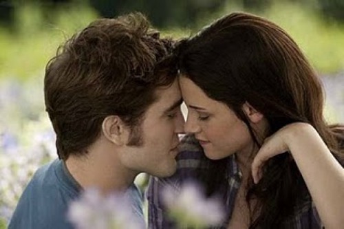 Dans quel tome se rencontrent Bella et Edward ?