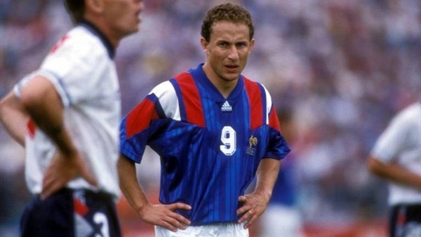 Il est le seul buteur français lors de cet Euro 92, c'est le célèbre.....
