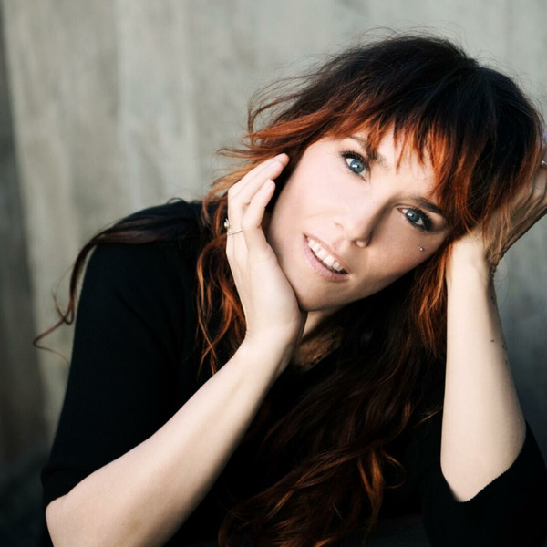 Qui est cette chanteuse française née un 1er mai ?