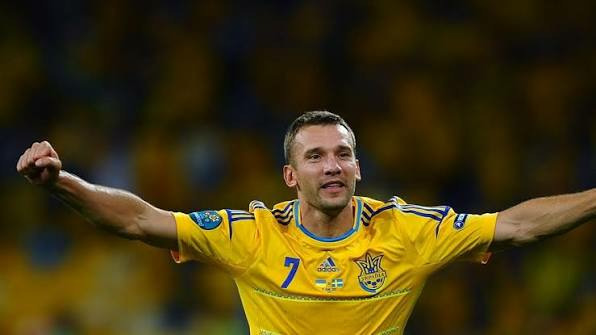 Lors du premier match de cet Euro, contre qui inscrit-il un doublé ?