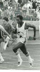 1981 : Il remporte le Golden Sprint sur 100 mètres, il s'agit de ?