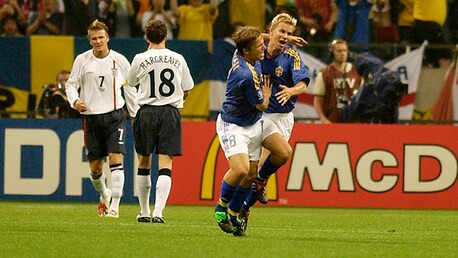Lors du Mondial 2002, quelle équipe termine première du Groupe F ?