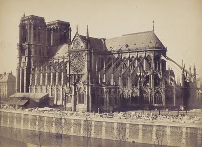 En quelle année la cathédrale a-t-elle acquis la forme qui est la sienne aujourd’hui ?