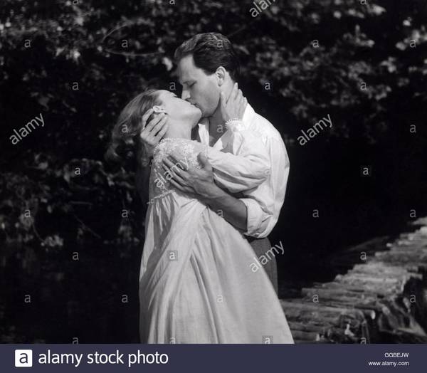 Dans un film de Louis Malle, une scène fit scandale et fut qualifiée par François Truffaut de « première nuit d’amour au cinéma ». De quel film s’agit-il ?