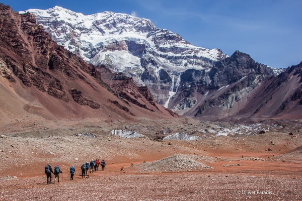 Dans quel pays se situe l’Aconcagua, la plus haute montagne d’Amérique du Sud culminant à 6 962 mètres ?