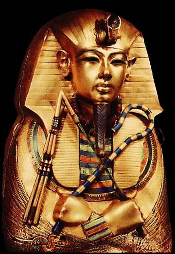 Dès 3 000 ans av. J.-C. avaient lieu en Égypte des spectacles qui mettaient en scène :