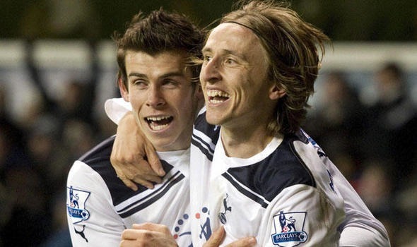Avec Tottenham, lequel a remporté une Coupe de la Ligue en 2008 ?