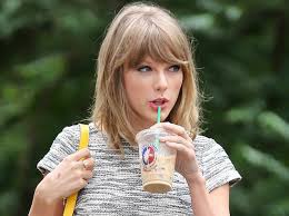 Vrai ou faux : Taylor Swift est fan de Starbucks.