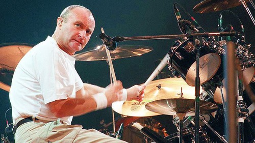 Phil Collins a été le batteur du groupe :