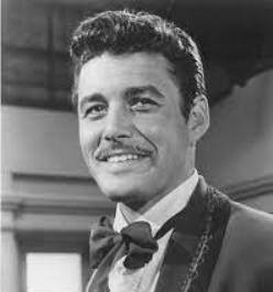 Aux prises avec le sergent Garcia, Don Diego de la Vega alias Zorro (1957) est joué par _____