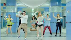 Dans le clip de Psy (Gangnam style) la fille dont il est "amoureux" est :