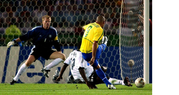 De nouveau finalistes d'un Mondial en 2002, les allemands s'inclinent face aux brésiliens...