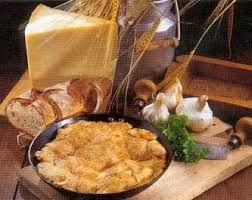La patranque, spécialité à base de pain et de tome fraîche, est un plat traditionnel du...