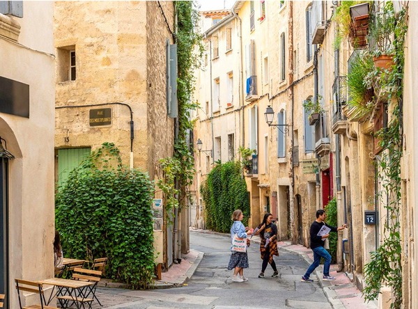 Comment s’appelle le quartier historique de Montpellier ?
