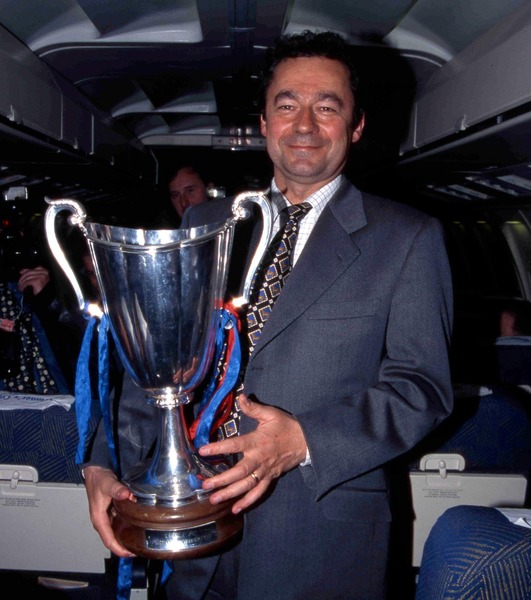 Lors de la saison 1995-96, le PSG remporte la coupe d'Europe des vainqueurs de coupes. Quel équipe française avait déjà disputé une finale dans cette compétition auparavant ?