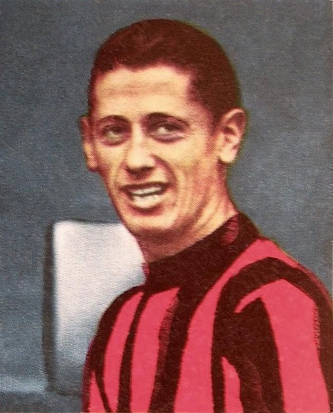 Vedette de l'AC Milan des années 50 et Champion du Monde en 1950, il s'agit de ?