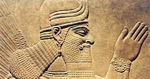 Qual o nome da escrita criada pelos sumérios?