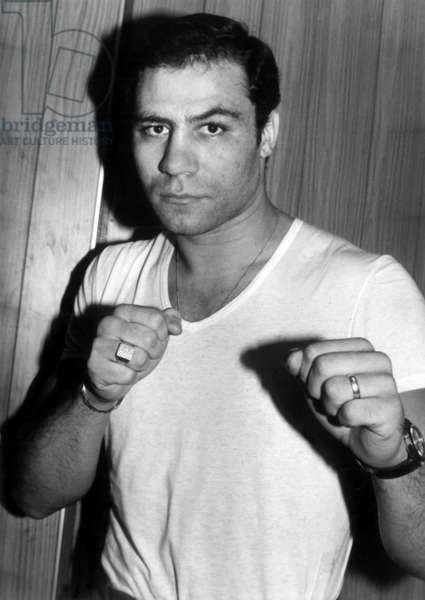1983 : Qui est ce boxeur qui s'est incliné après 12 rounds contre le Champion Larry Holmes ?