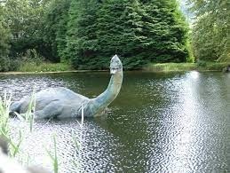 Comment l'essor du tourisme a-t-il surnommé le monstre du Loch Ness ?
