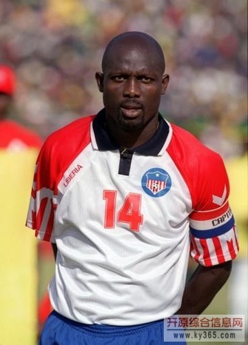 Avec la sélection du Liberia, il participe au Mondial de 1994.