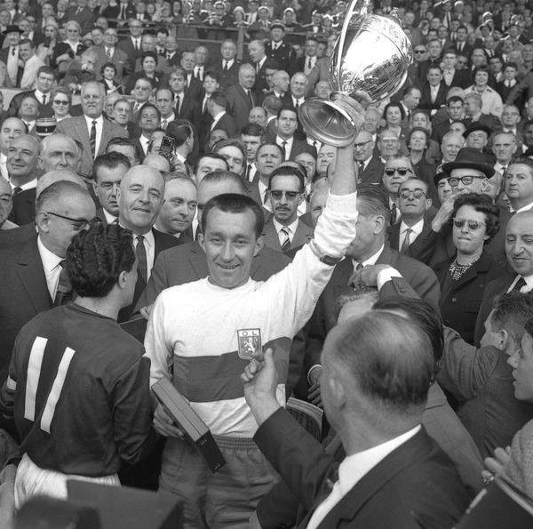 En 1964, les lyonnais remportent leur première Coupe de France. Quel était leur adversaire lors de la finale ?
