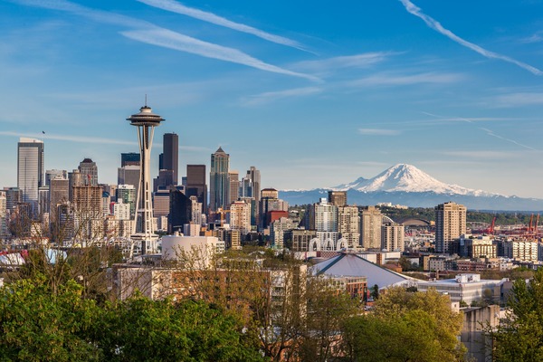 Quel est le surnom donné à la ville de Seattle dans l'État de Washington ?