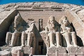 A quel pharaon le temple d'Abou Simbel est-il consacré ?