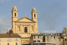 Dans quelle ville peut-on visiter cette cathédrale ?